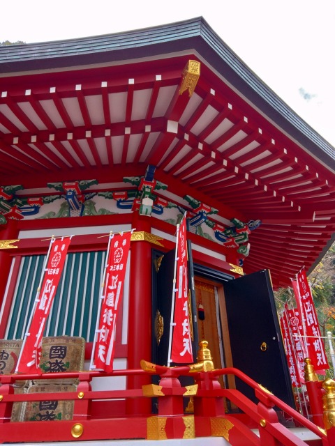 江島神社 奉安殿